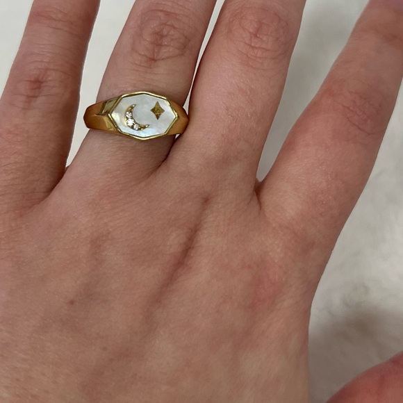 FREE PEOPLE WANDERLUST DREAMCHASER MOON RING GOLD SIZE 6 - Picture 8 of 9